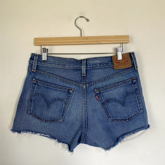 Levi's 501 Cut Off Button Fly Medium Wash Jean Shorts 28 - Picture 4 of 5